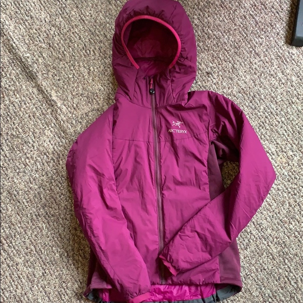 Arcteryx Atom LT series insulated hoodie jacket